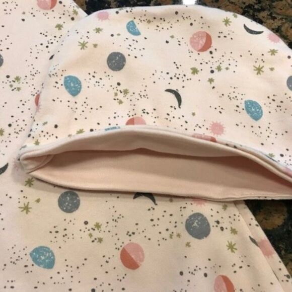 NWOT Organic infant gown and hat Apple Park Set - Moon and Stars Pink - Picture 2 of 3